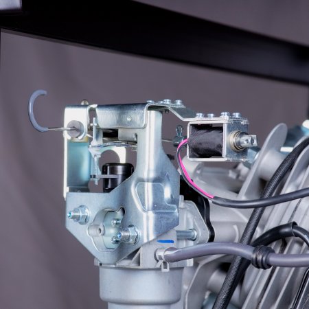 Бензиновый генератор с электростартером и коннектором автоматики FUBAG BS 7500 A ES в Калуге фото
